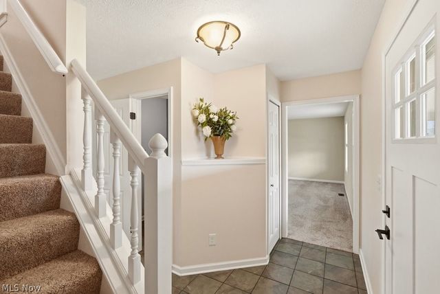 2340 Sandalwood Drive, Twinsburg, OH 44087