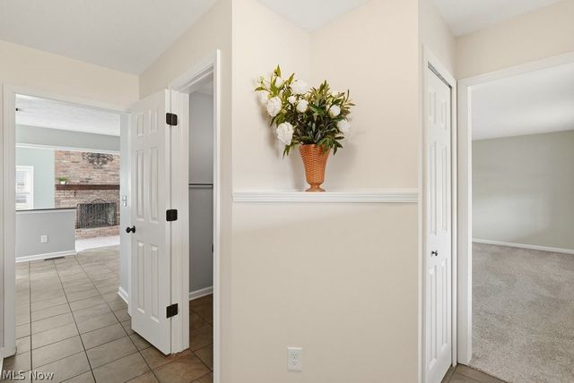 2340 Sandalwood Drive, Twinsburg, OH 44087