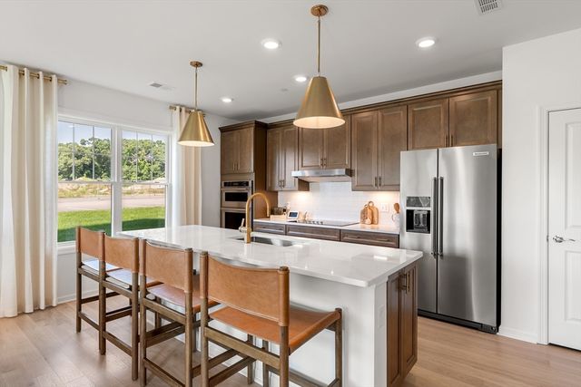 5 Peters Farm Way 7207, Westborough, MA 01581