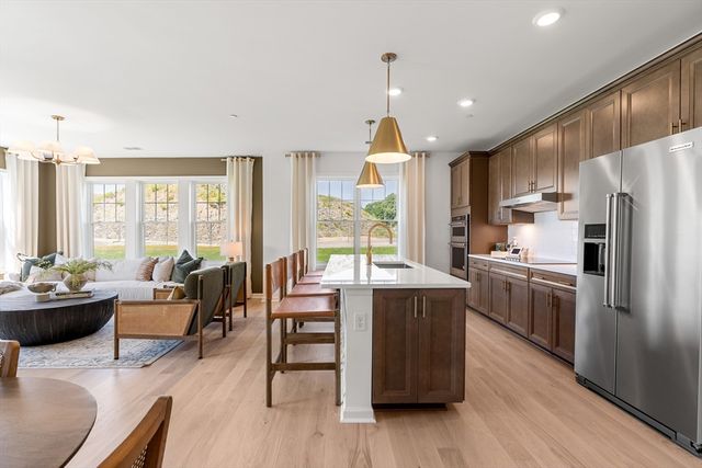 5 Peters Farm Way 7207, Westborough, MA 01581