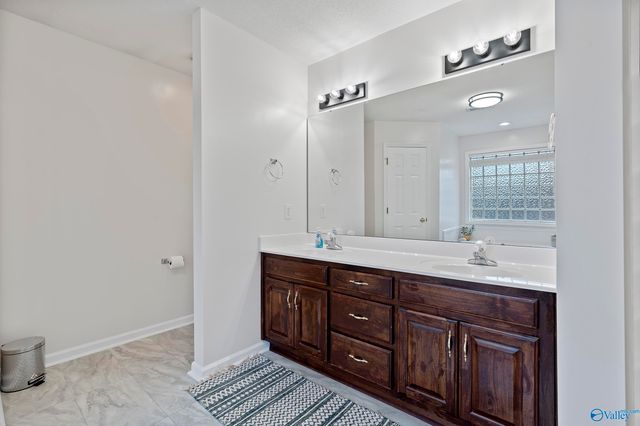 100 Ellacott Drive, Huntsville, AL 35806