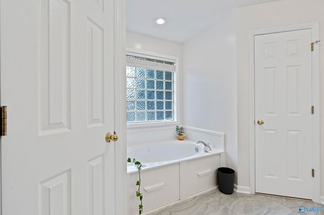 100 Ellacott Drive, Huntsville, AL 35806