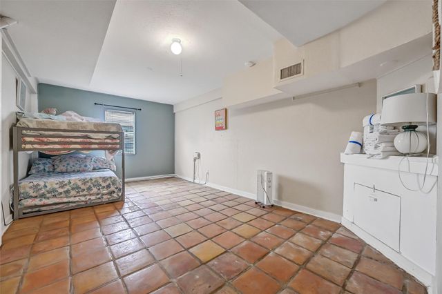 14005 Grambo Boulevard, Galveston, TX 77554