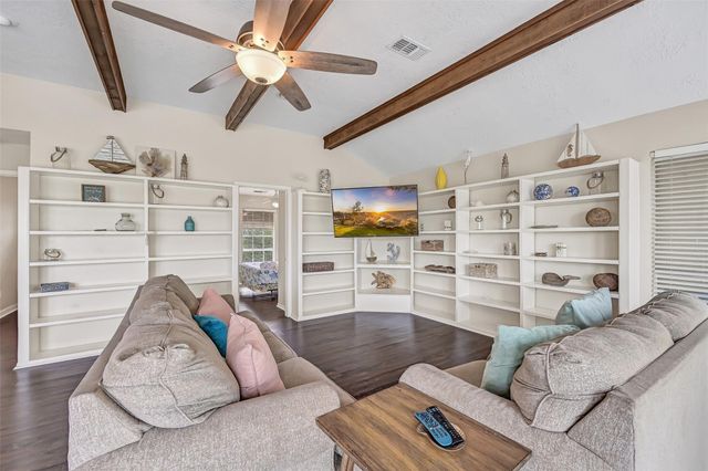 14005 Grambo Boulevard, Galveston, TX 77554