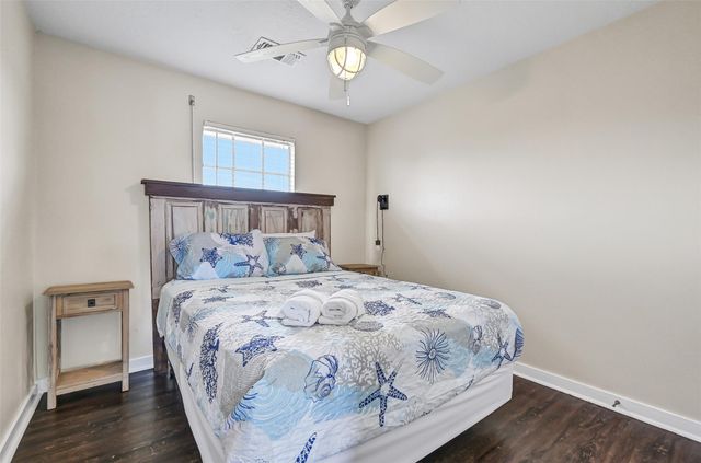 14005 Grambo Boulevard, Galveston, TX 77554