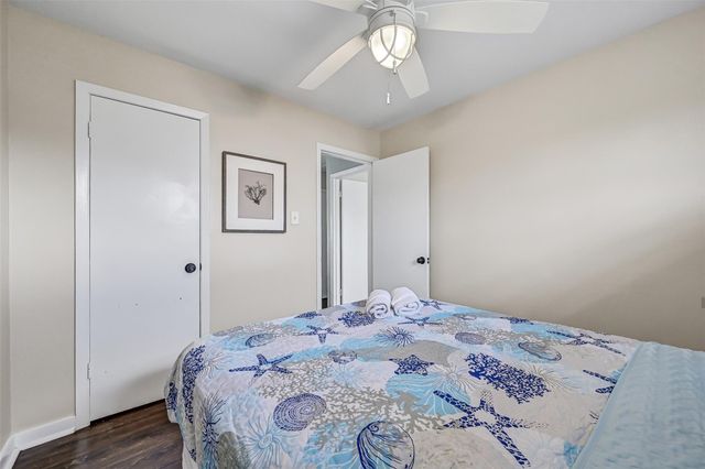 14005 Grambo Boulevard, Galveston, TX 77554