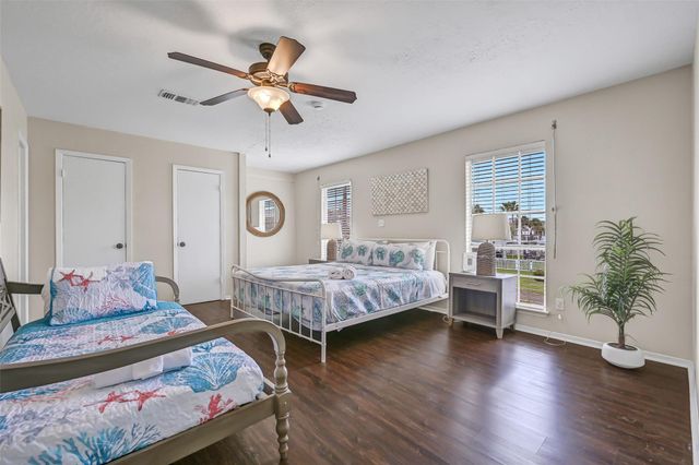14005 Grambo Boulevard, Galveston, TX 77554