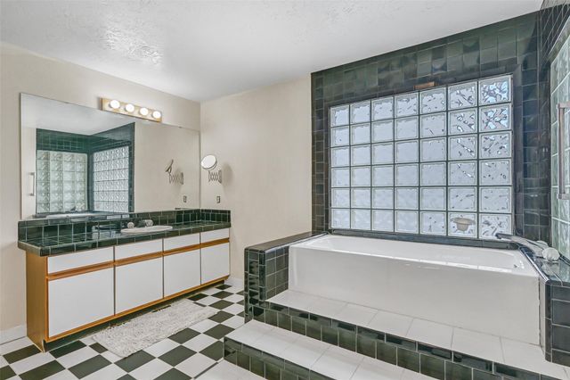 14005 Grambo Boulevard, Galveston, TX 77554