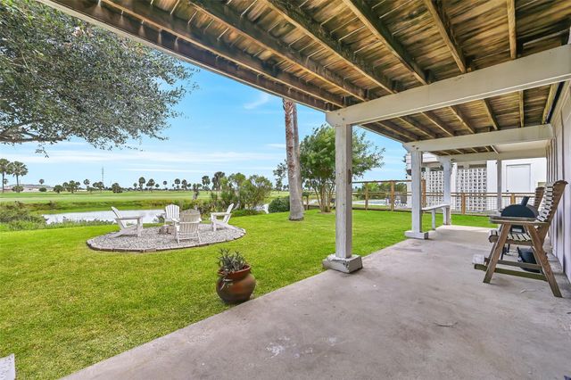 14005 Grambo Boulevard, Galveston, TX 77554