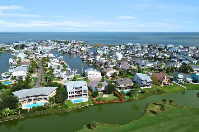 14005 Grambo Boulevard, Galveston, TX 77554