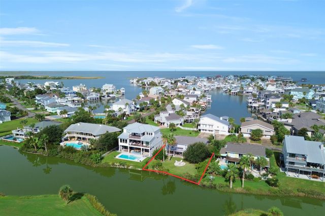 14005 Grambo Boulevard, Galveston, TX 77554
