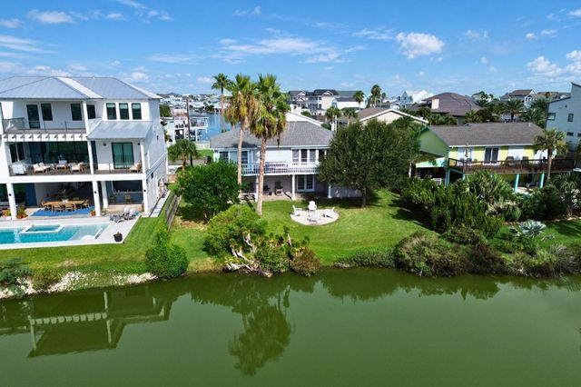 14005 Grambo Boulevard, Galveston, TX 77554