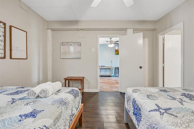 14005 Grambo Boulevard, Galveston, TX 77554