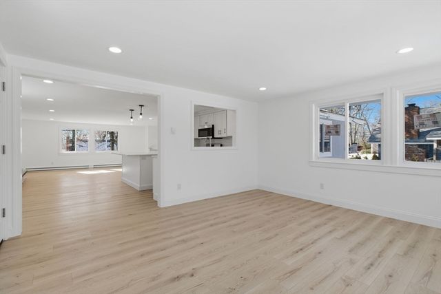 185 Wheeler Rd, Mashpee, MA 02649