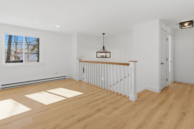 185 Wheeler Rd, Mashpee, MA 02649