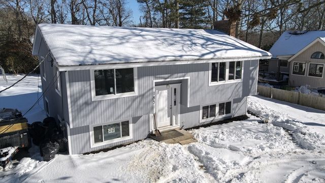 185 Wheeler Rd, Mashpee, MA 02649