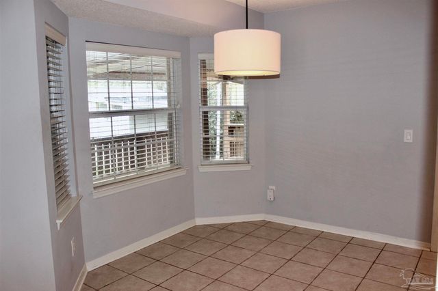 625 Downhaul Dr, Pensacola, FL 32507