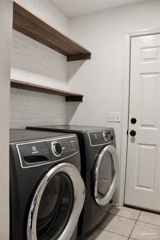 625 Downhaul Dr, Pensacola, FL 32507