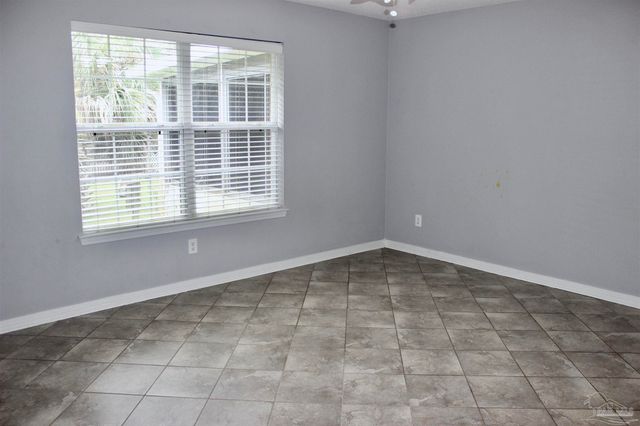 625 Downhaul Dr, Pensacola, FL 32507