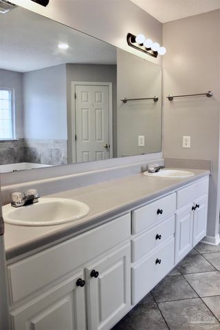 625 Downhaul Dr, Pensacola, FL 32507