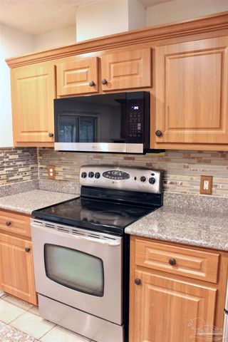 625 Downhaul Dr, Pensacola, FL 32507