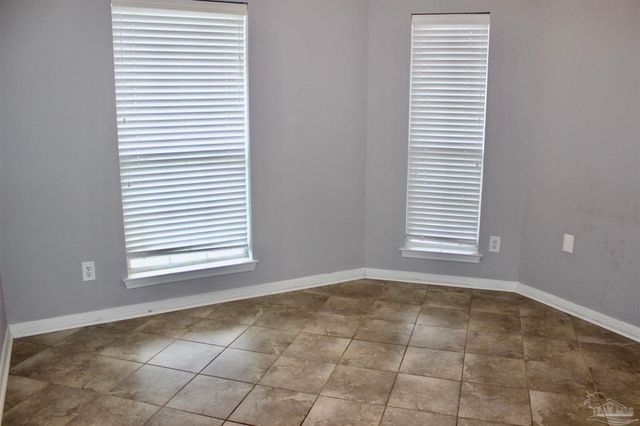 625 Downhaul Dr, Pensacola, FL 32507