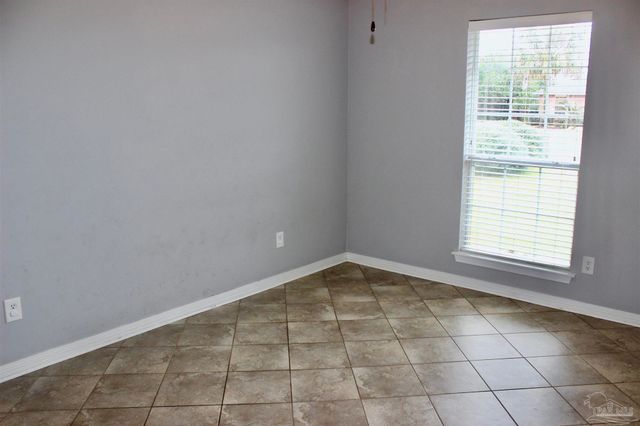 625 Downhaul Dr, Pensacola, FL 32507