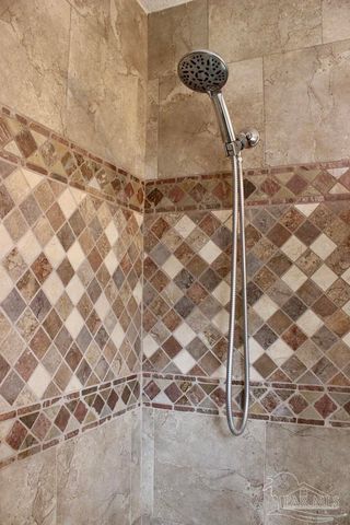 625 Downhaul Dr, Pensacola, FL 32507