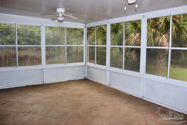 625 Downhaul Dr, Pensacola, FL 32507