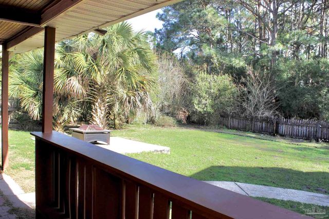 625 Downhaul Dr, Pensacola, FL 32507