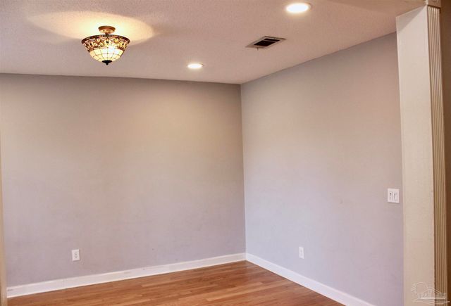 625 Downhaul Dr, Pensacola, FL 32507