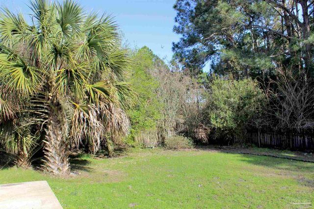 625 Downhaul Dr, Pensacola, FL 32507