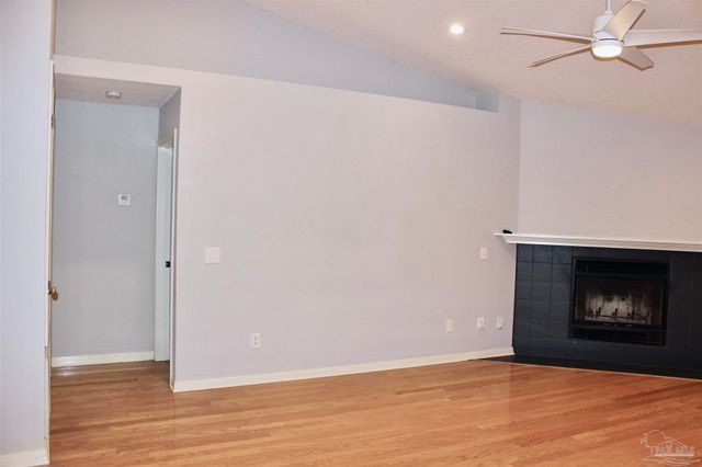 625 Downhaul Dr, Pensacola, FL 32507