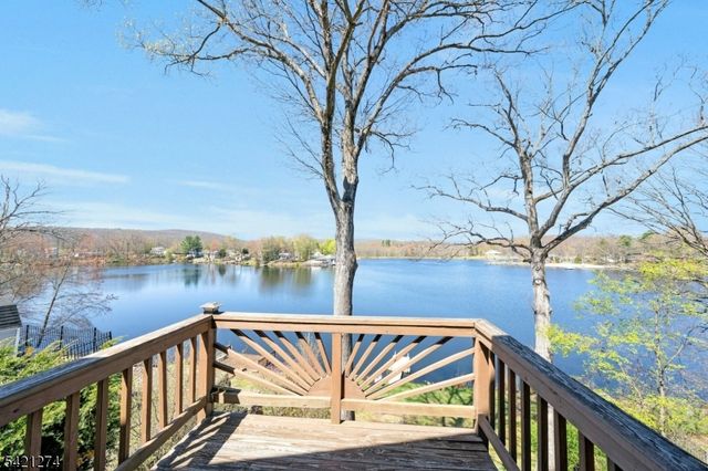 95 Wildwood Rd, Jefferson Twp., NJ 07438