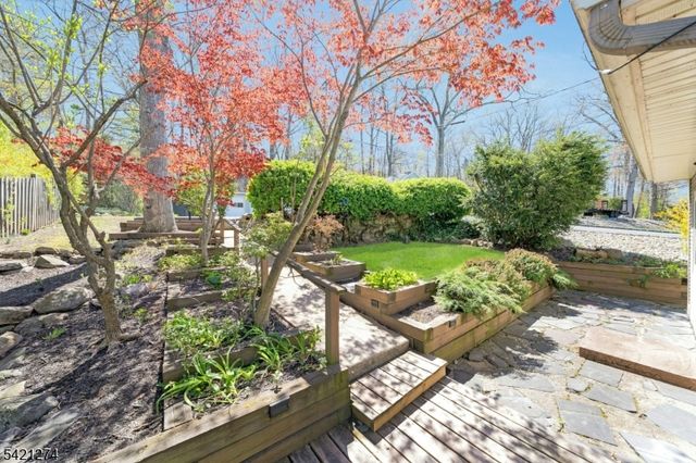 95 Wildwood Rd, Jefferson Twp., NJ 07438