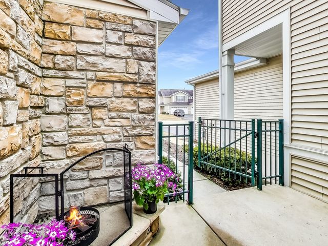1510 W Remington Lane 1510, Round Lake, IL 60073