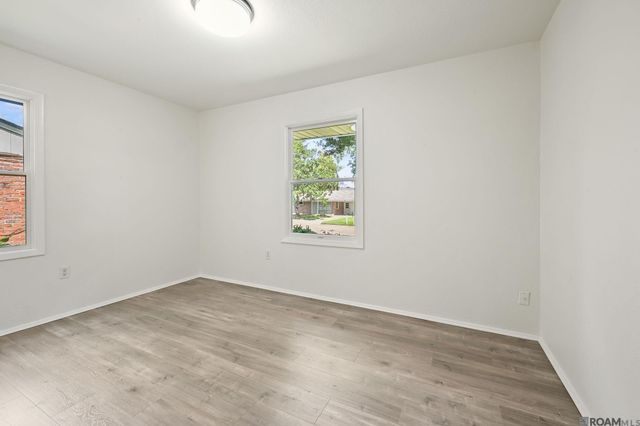 2254 E Contour Dr, Baton Rouge, LA 70809