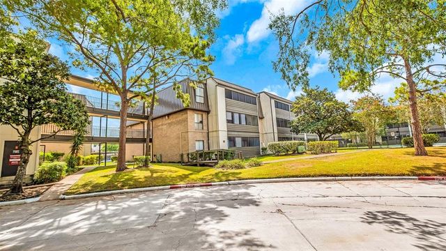 3035 Walnut Bend Lane 35, Houston, TX 77042
