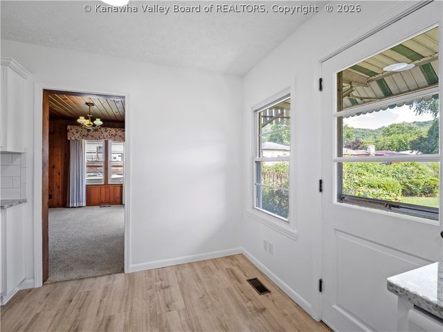 1216 W 12th Street, Nitro, WV 25143