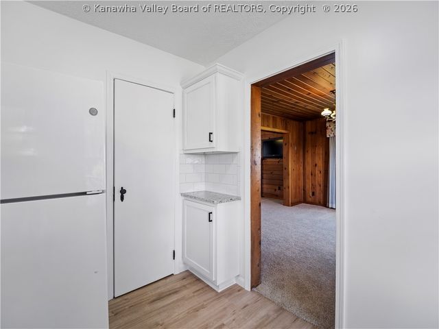 1216 W 12th Street, Nitro, WV 25143
