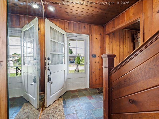1216 W 12th Street, Nitro, WV 25143