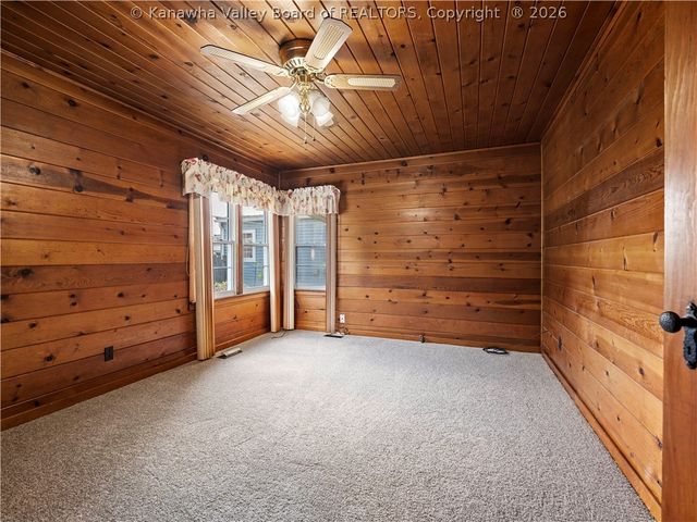 1216 W 12th Street, Nitro, WV 25143
