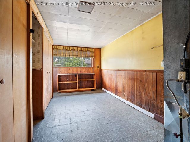 1216 W 12th Street, Nitro, WV 25143