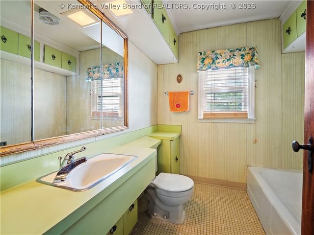 1216 W 12th Street, Nitro, WV 25143