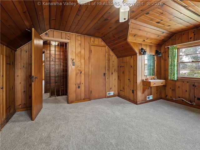 1216 W 12th Street, Nitro, WV 25143