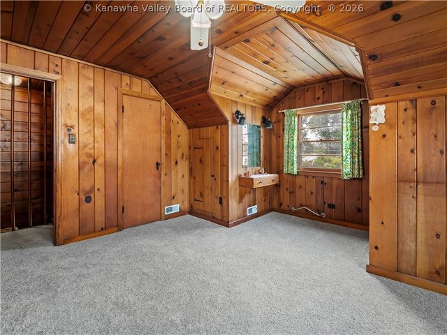 1216 W 12th Street, Nitro, WV 25143