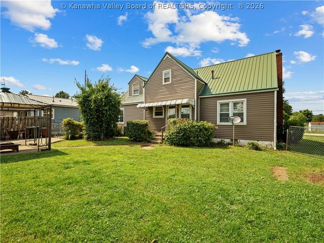 1216 W 12th Street, Nitro, WV 25143