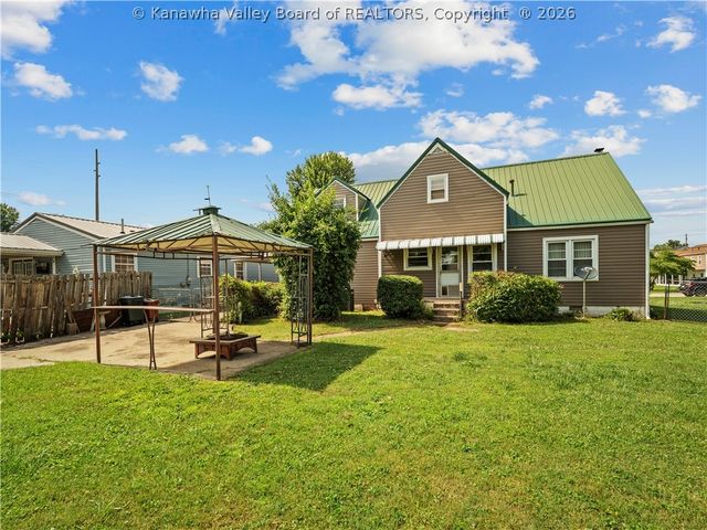 1216 W 12th Street, Nitro, WV 25143
