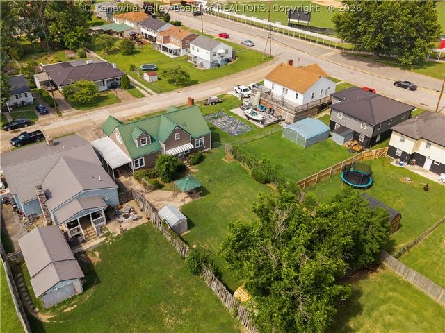 1216 W 12th Street, Nitro, WV 25143
