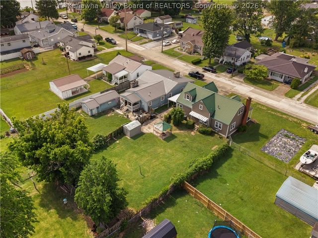 1216 W 12th Street, Nitro, WV 25143